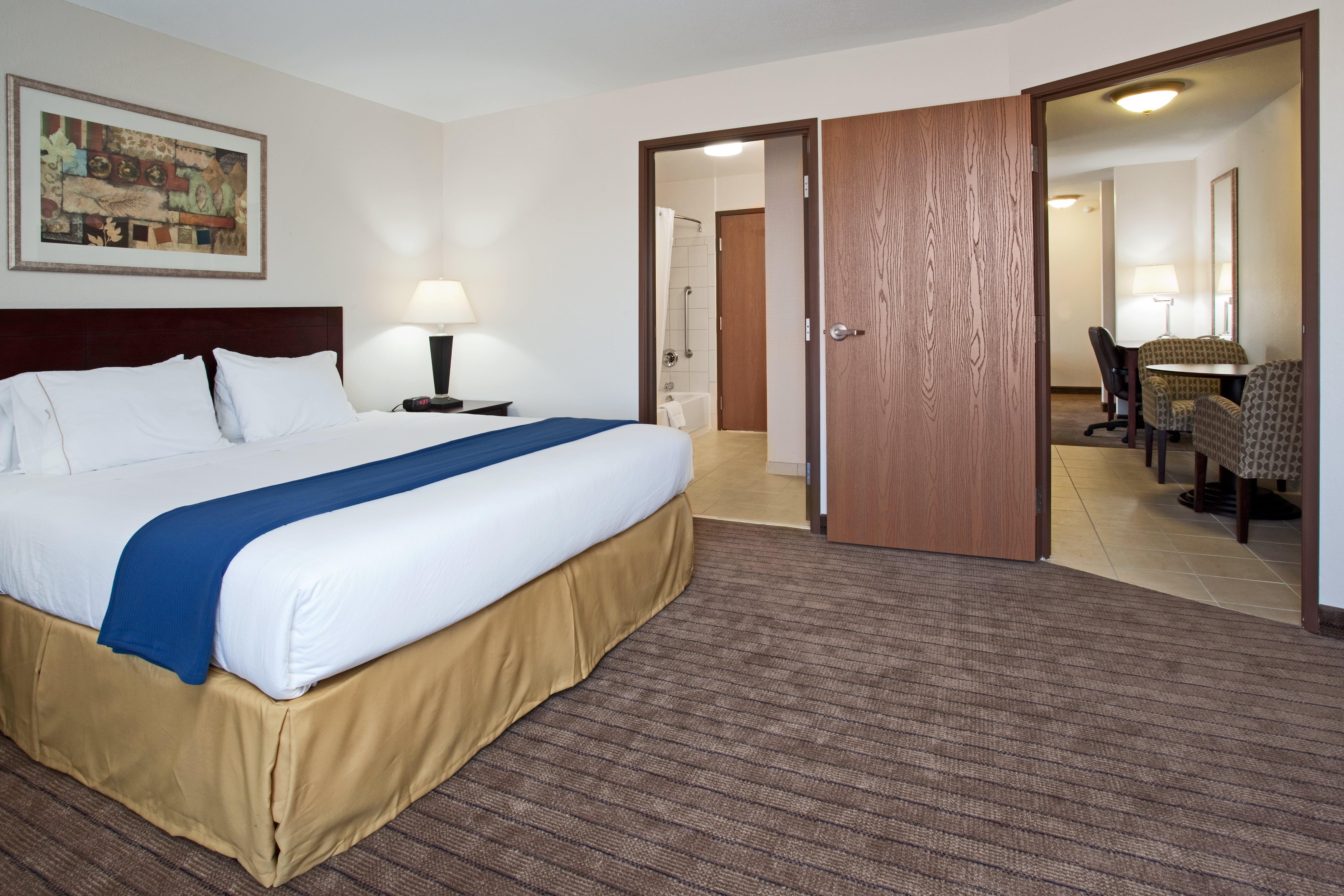 Holiday Inn Express & Suites Buffalo, An Ihg Hotel Phòng bức ảnh