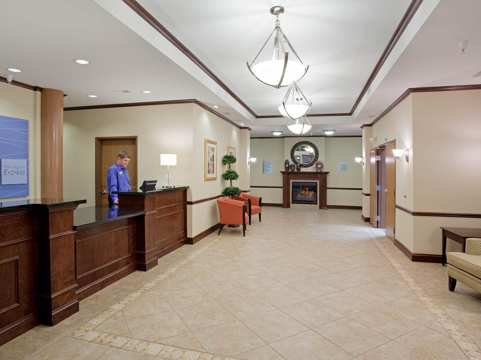 Holiday Inn Express & Suites Buffalo, An Ihg Hotel Ngoại thất bức ảnh