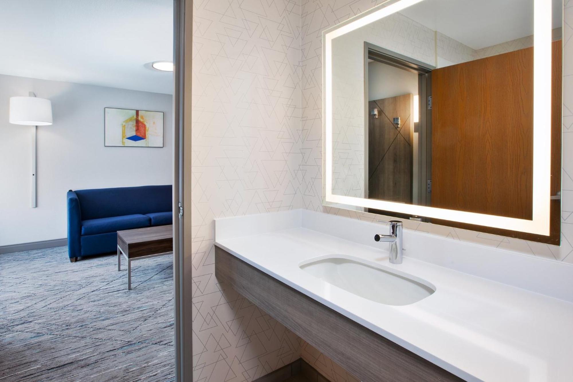 Holiday Inn Express & Suites Buffalo, An Ihg Hotel Ngoại thất bức ảnh