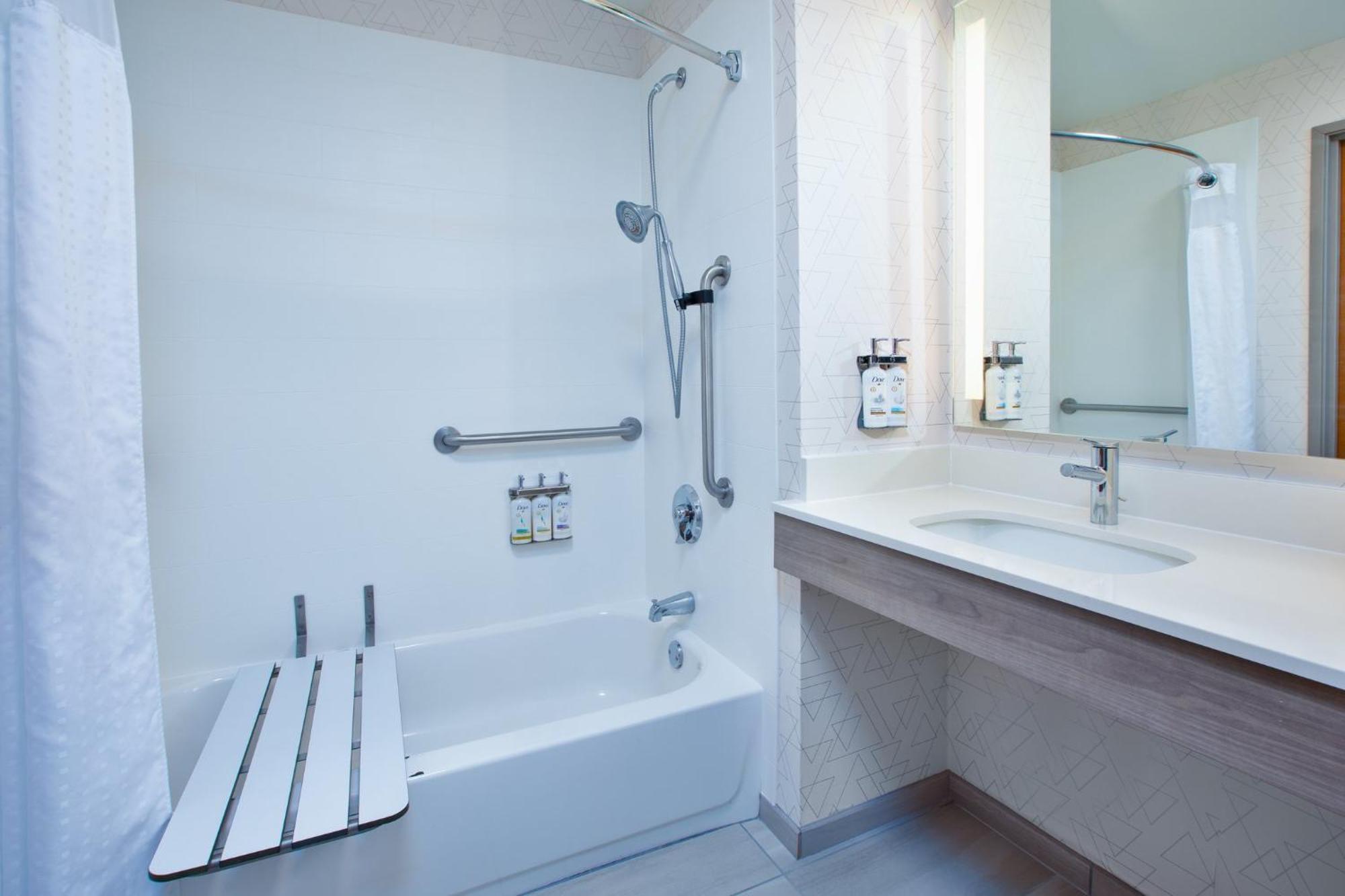 Holiday Inn Express & Suites Buffalo, An Ihg Hotel Ngoại thất bức ảnh