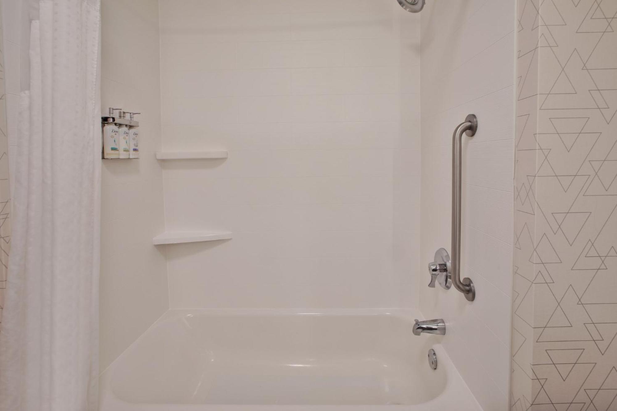 Holiday Inn Express & Suites Buffalo, An Ihg Hotel Ngoại thất bức ảnh