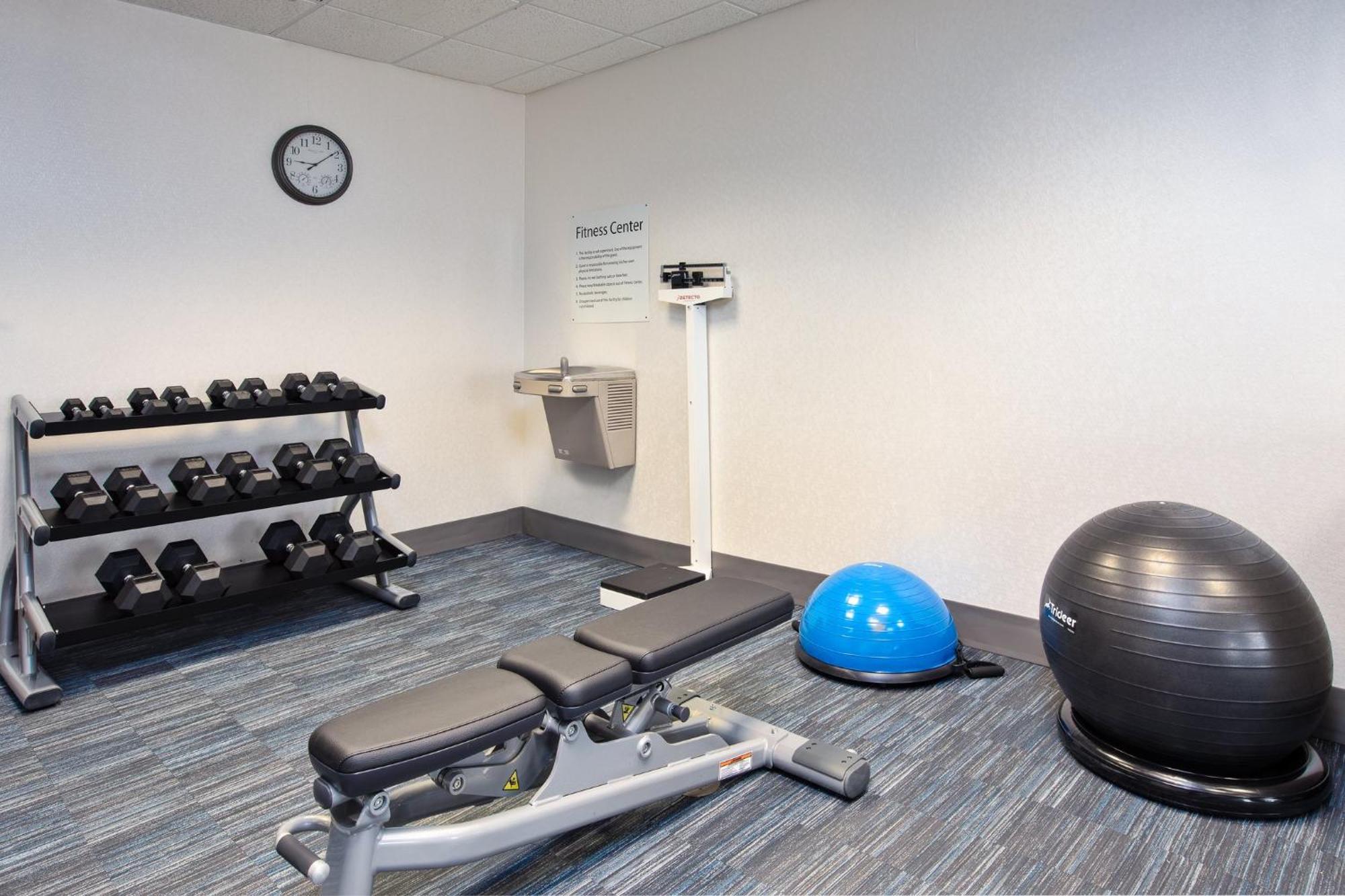 Holiday Inn Express & Suites Buffalo, An Ihg Hotel Ngoại thất bức ảnh