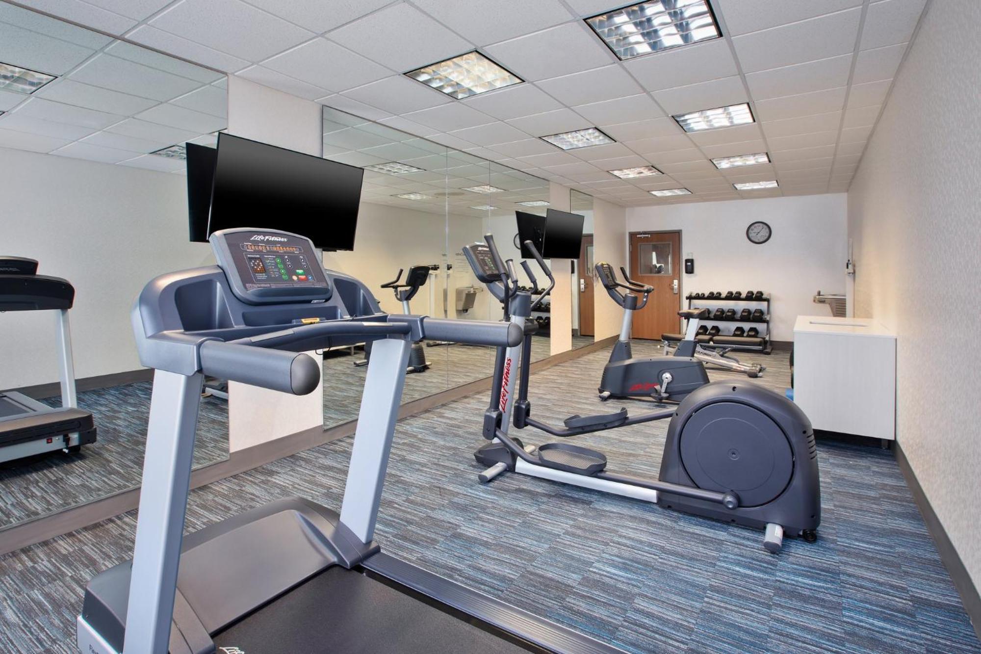Holiday Inn Express & Suites Buffalo, An Ihg Hotel Ngoại thất bức ảnh