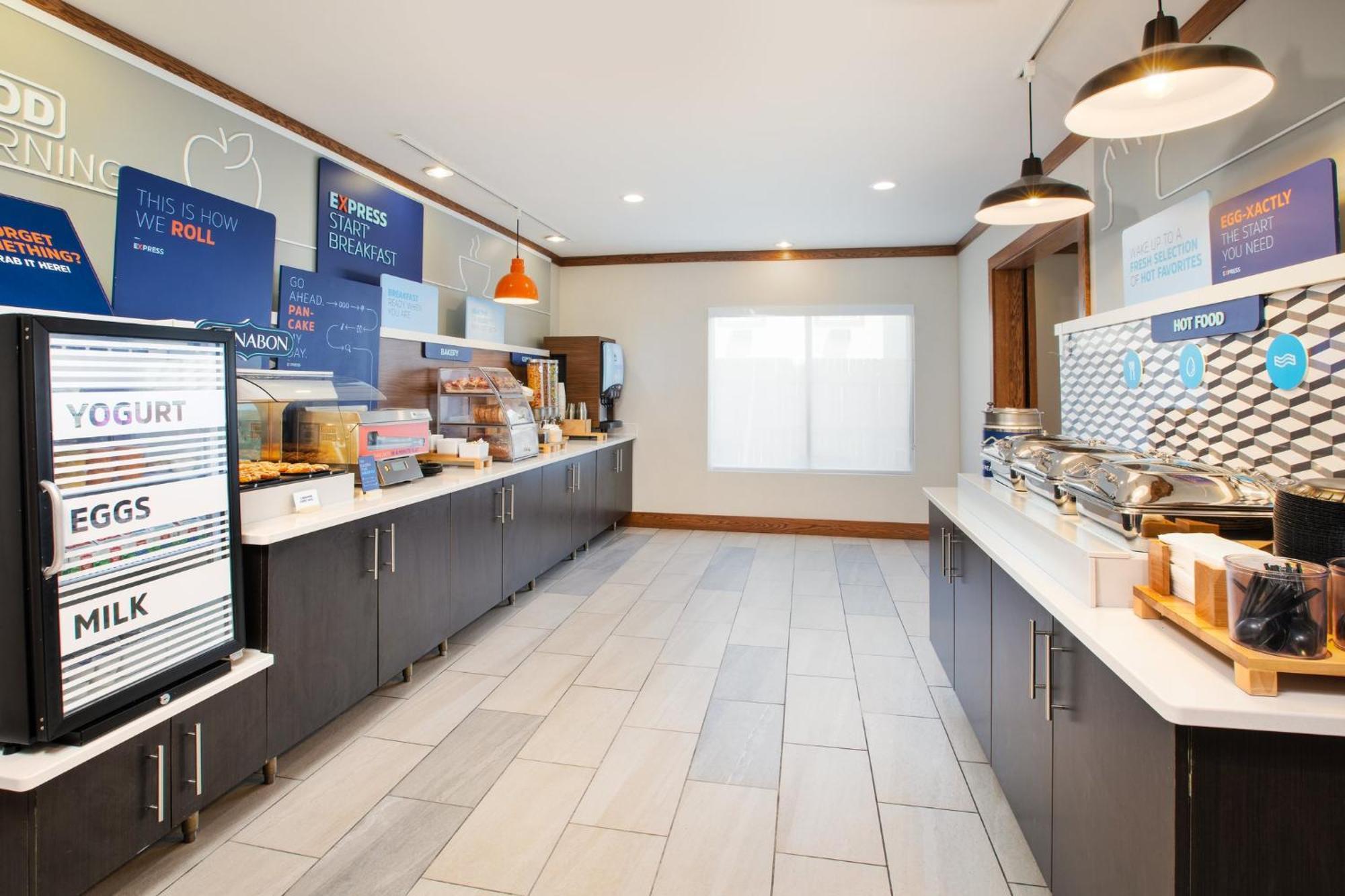 Holiday Inn Express & Suites Buffalo, An Ihg Hotel Ngoại thất bức ảnh