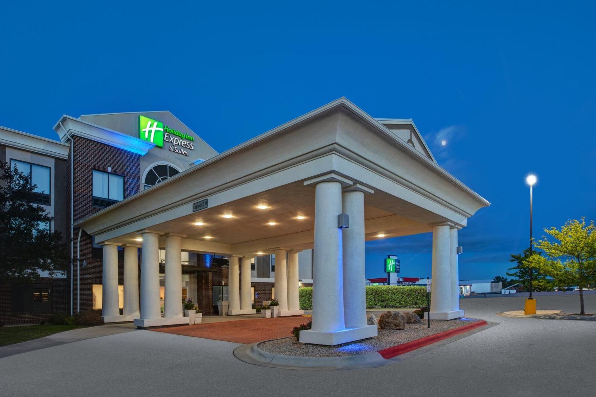 Holiday Inn Express & Suites Buffalo, An Ihg Hotel Ngoại thất bức ảnh